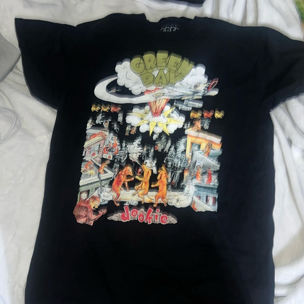 Small unisex short sleeve t shirt